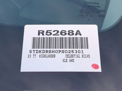 Certified 2023 Toyota Highlander XLE image 19