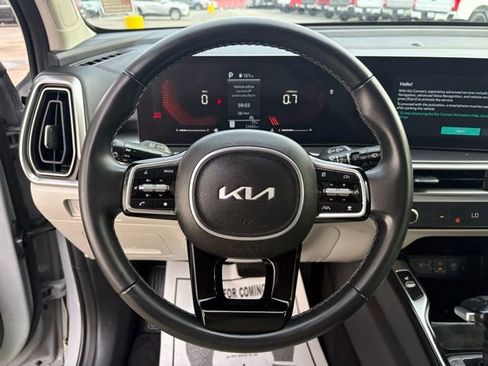Used 2025 Kia Sorento S w/ Panoramic Sunroof Package image 16