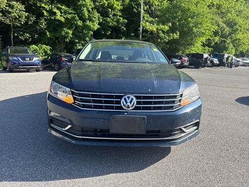 Used 2018 Volkswagen Passat 2.0T S FWD image 2