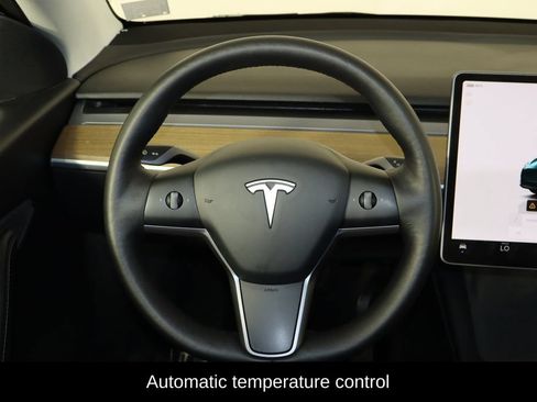 Used 2022 Tesla Model Y Long Range AWD/4WD image 7