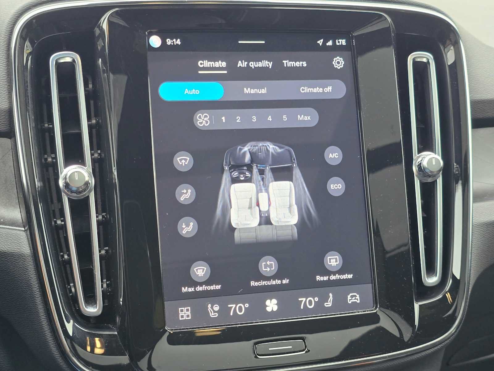 Certified 2023 Volvo XC40 Recharge Plus w/ Protection Package Premier AWD/4WD image 29