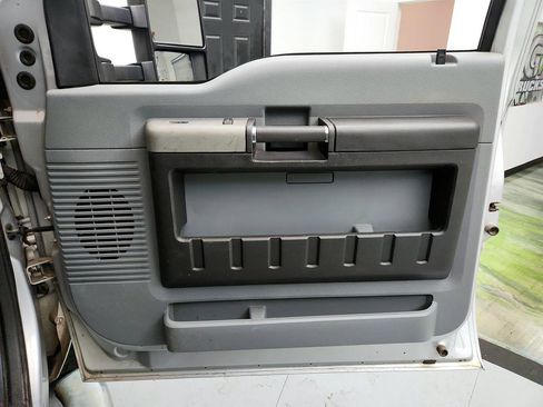 Used 2015 Ford F250 XLT w/ XLT Value Package image 24