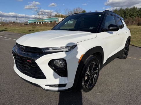 Used 2022 Chevrolet TrailBlazer RS w/ Sun and Liftgate Package image 2