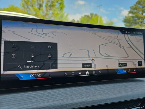 New 2026 BMW 330i Sedan w/ Premium Package image 25