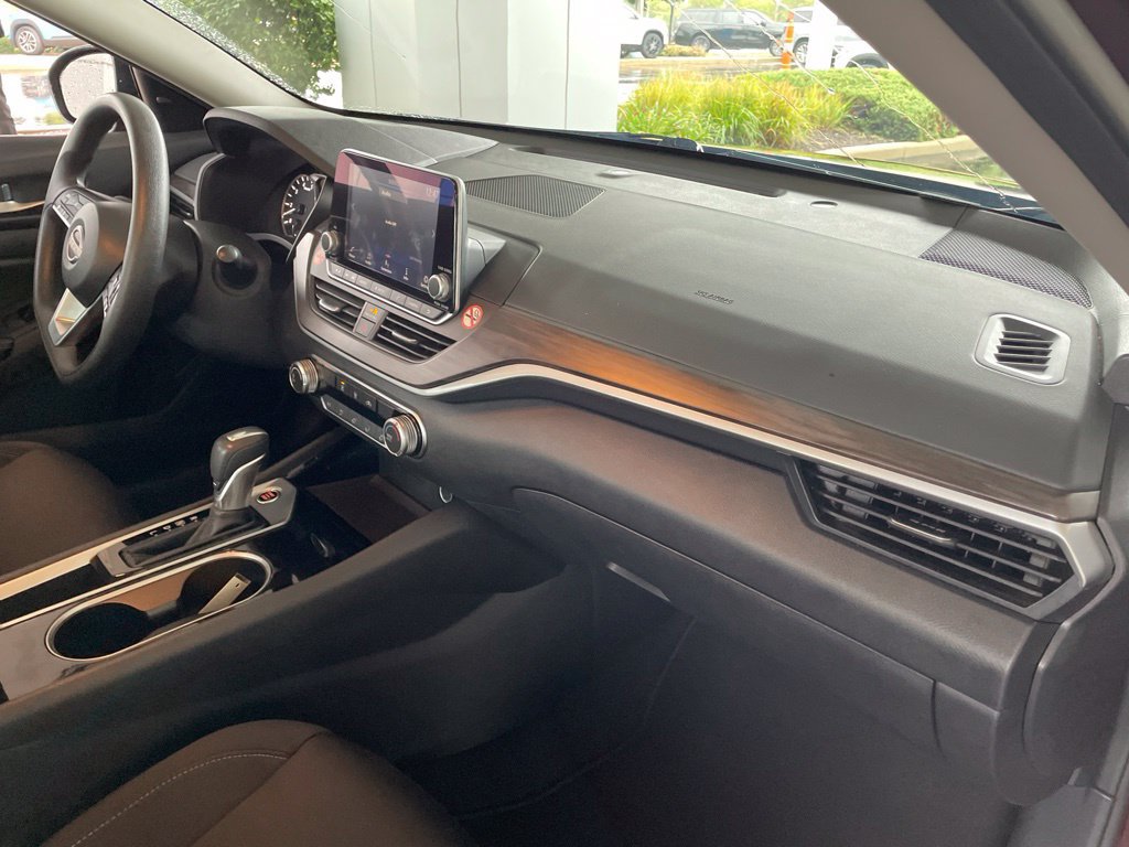 Used 2024 Nissan Altima 2.5 SV FWD image 10