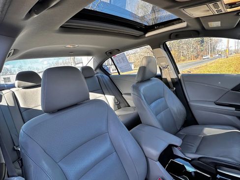 Used 2016 Honda Accord EX-L image 31