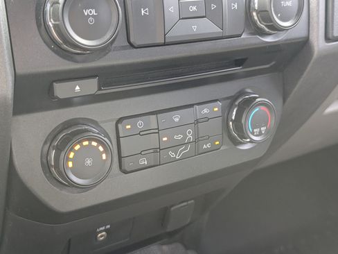 Used 2018 Ford F250 XL w/ Power Equipment Group AWD/4WD image 19