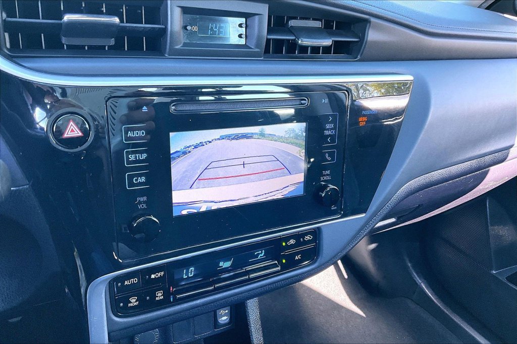 Used 2018 Toyota Corolla LE FWD image 21