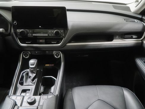 Used 2024 Toyota Grand Highlander Platinum image 33