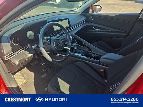 Used 2023 Hyundai Elantra SEL w/ Convenience Package FWD image 6