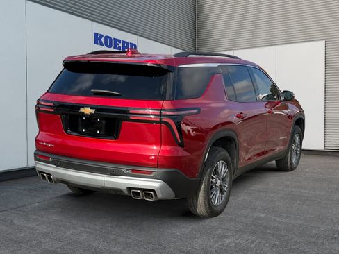 Used 2024 Chevrolet Traverse LT w/ Enhanced Driving Package FWD image 5