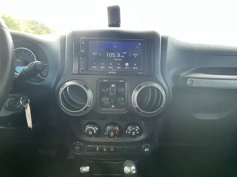 Used 2016 Jeep Wrangler Unlimited Sport w/ Quick Order Package 24S AWD/4WD image 15