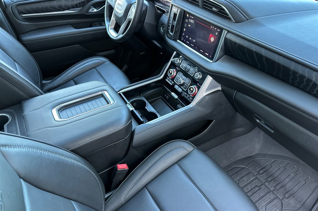 Used 2024 GMC Yukon Denali w/ Advanced Technology Package AWD/4WD image 21
