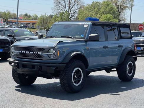 Used 2022 Ford Bronco Badlands w/ Sasquatch Package AWD/4WD image 4