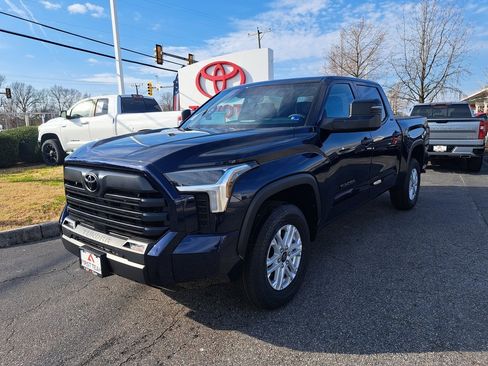 New 2026 Toyota Tundra SR5 image 2