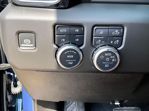 Used 2025 GMC Sierra 2500 Denali Ultimate AWD/4WD image 34