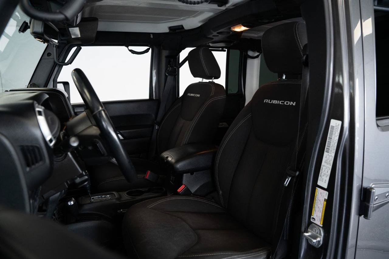 Used 2014 Jeep Wrangler Unlimited Rubicon w/ Connectivity Group AWD/4WD image 12