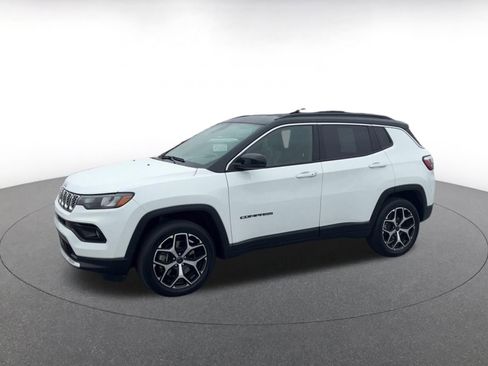 Used 2025 Jeep Compass Limited image 8