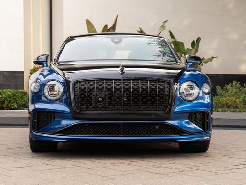 Used 2026 Bentley Flying Spur Azure image 45