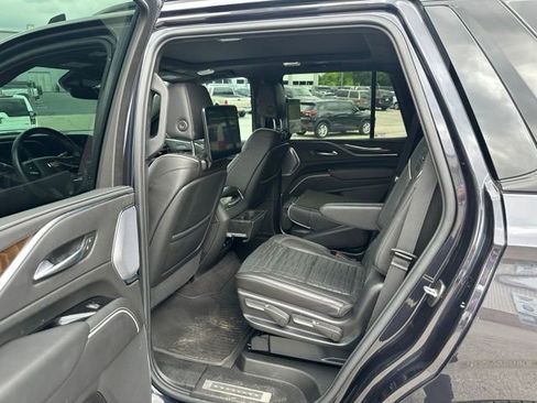 Used 2023 Cadillac Escalade Sport Platinum RWD image 12