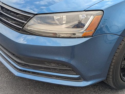 Used 2017 Volkswagen Jetta SE FWD image 12