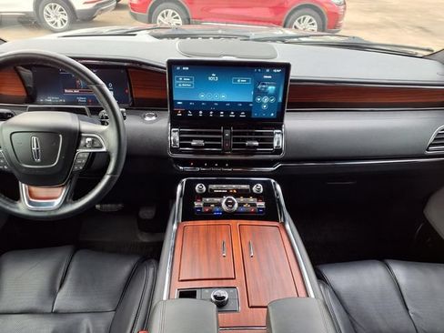 Certified 2024 Lincoln Navigator Reserve AWD/4WD image 7
