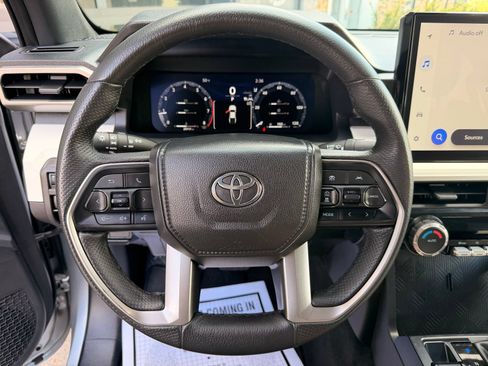 Used 2024 Toyota Tacoma TRD Off-Road AWD/4WD image 18