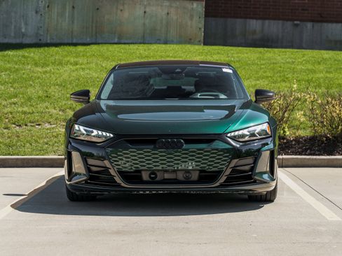 Used 2023 Audi RS e-tron GT w/ Carbon Performance Package AWD/4WD image 30