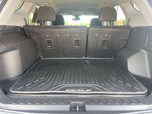 Used 2023 GMC Terrain SLE w/ Driver Convenience Package image 28