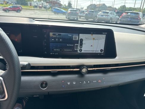 Used 2023 Nissan Ariya FWD image 22