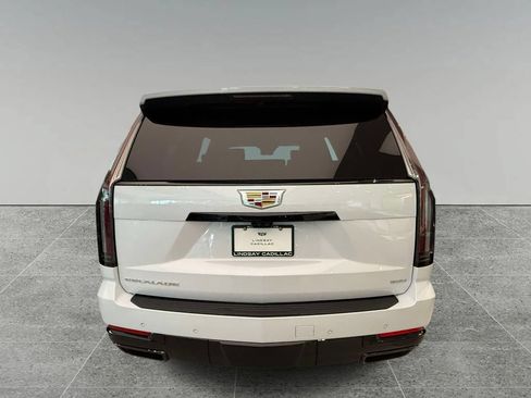 Used 2026 Cadillac Escalade ESV Sport w/ Touring Package AWD/4WD image 10