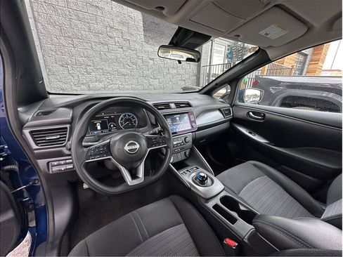 Used 2025 Nissan Leaf S FWD image 2