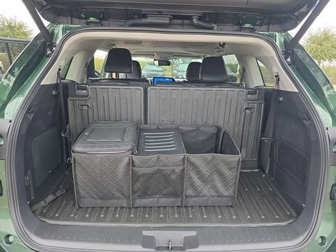 Used 2025 Toyota Highlander Limited image 13