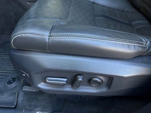 Used 2025 Toyota Tundra Capstone AWD/4WD image 12