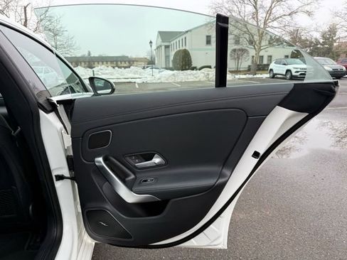 Used 2021 Mercedes-Benz CLA 250 4MATIC image 27