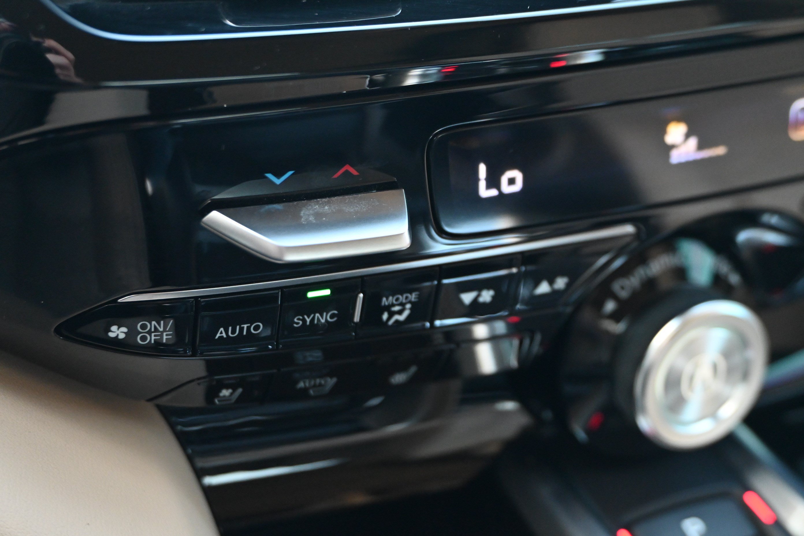 Used 2022 Acura MDX w/ Advance Package AWD/4WD image 25