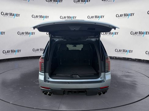 Used 2025 Chevrolet Suburban Z71 AWD/4WD image 16