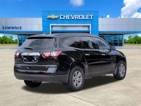 Used 2017 Chevrolet Traverse LT image 4