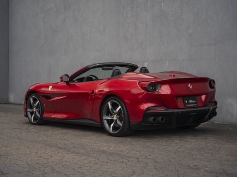 Certified 2023 Ferrari Portofino M image 4