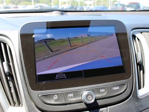 Used 2023 Chevrolet Malibu LT FWD image 14