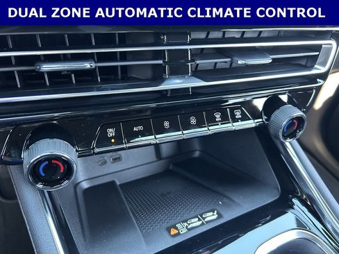 New 2026 Chevrolet Traverse LT image 16