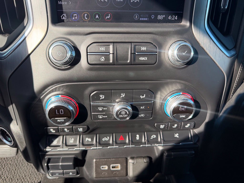 Used 2022 GMC Sierra 3500 Denali w/ Denali Ultimate Package AWD/4WD image 35