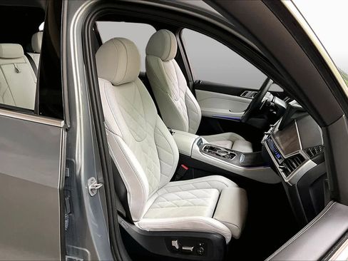 Used 2025 BMW X5 sDrive40i w/ Premium Package RWD image 8