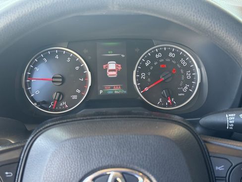 Used 2021 Toyota RAV4 LE image 22