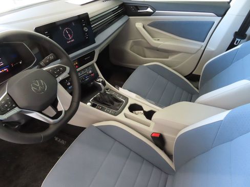 New 2025 Volkswagen Jetta SE image 22
