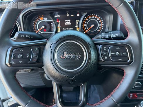 Used 2024 Jeep Wrangler Rubicon image 31