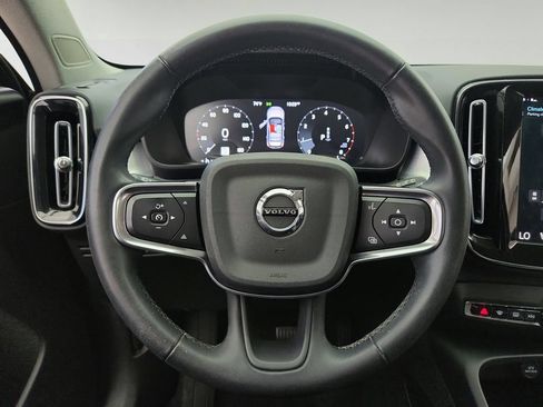 Used 2022 Volvo XC40 T5 Momentum AWD/4WD image 14
