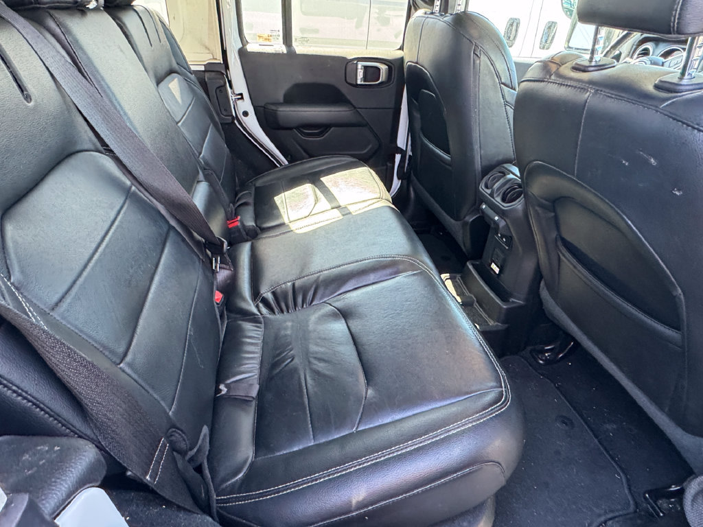 Used 2022 Jeep Wrangler Unlimited Sahara w/ Cold Weather Group AWD/4WD image 20