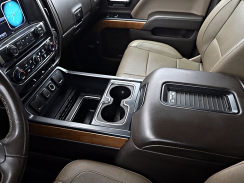 Used 2018 Chevrolet Silverado 1500 LTZ w/ Texas Edition image 13