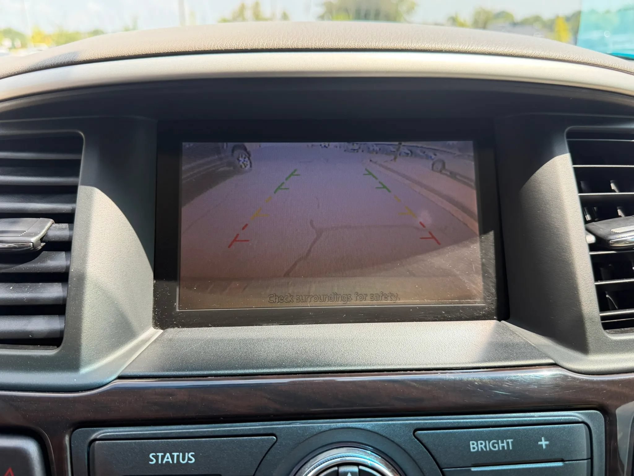 Used 2014 Nissan Pathfinder SL FWD image 23
